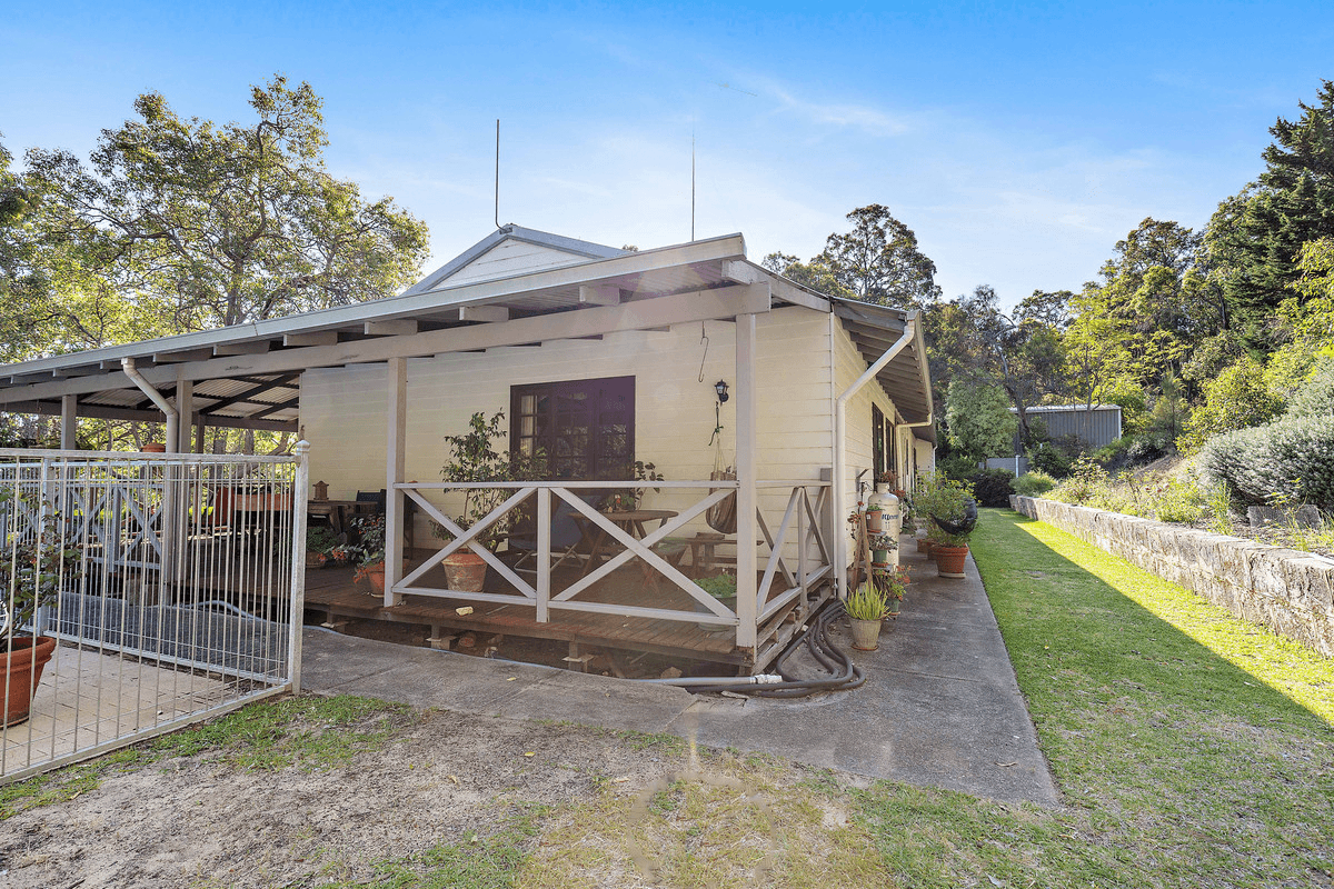 6 Chipper Close, Bedfordale, WA 6112