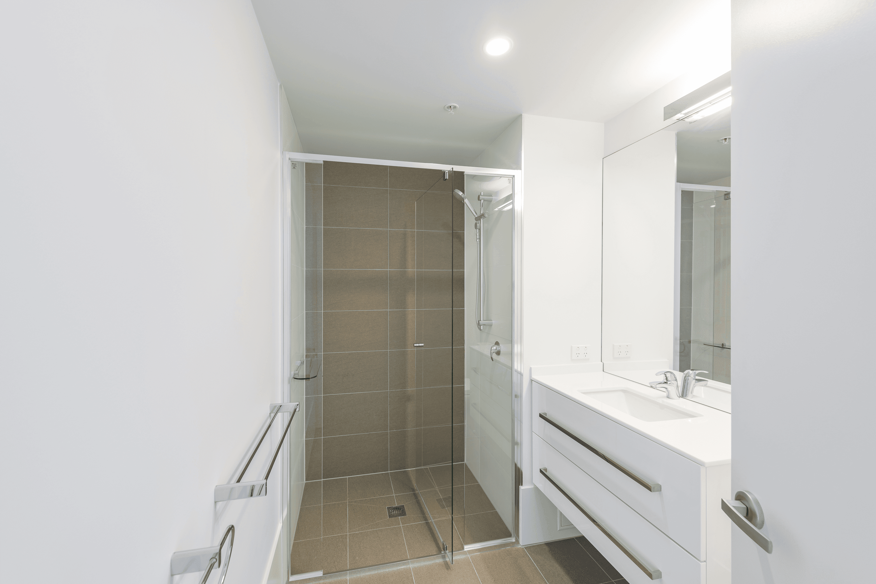 20704/300 Old Cleveland Rd, COORPAROO, QLD 4151
