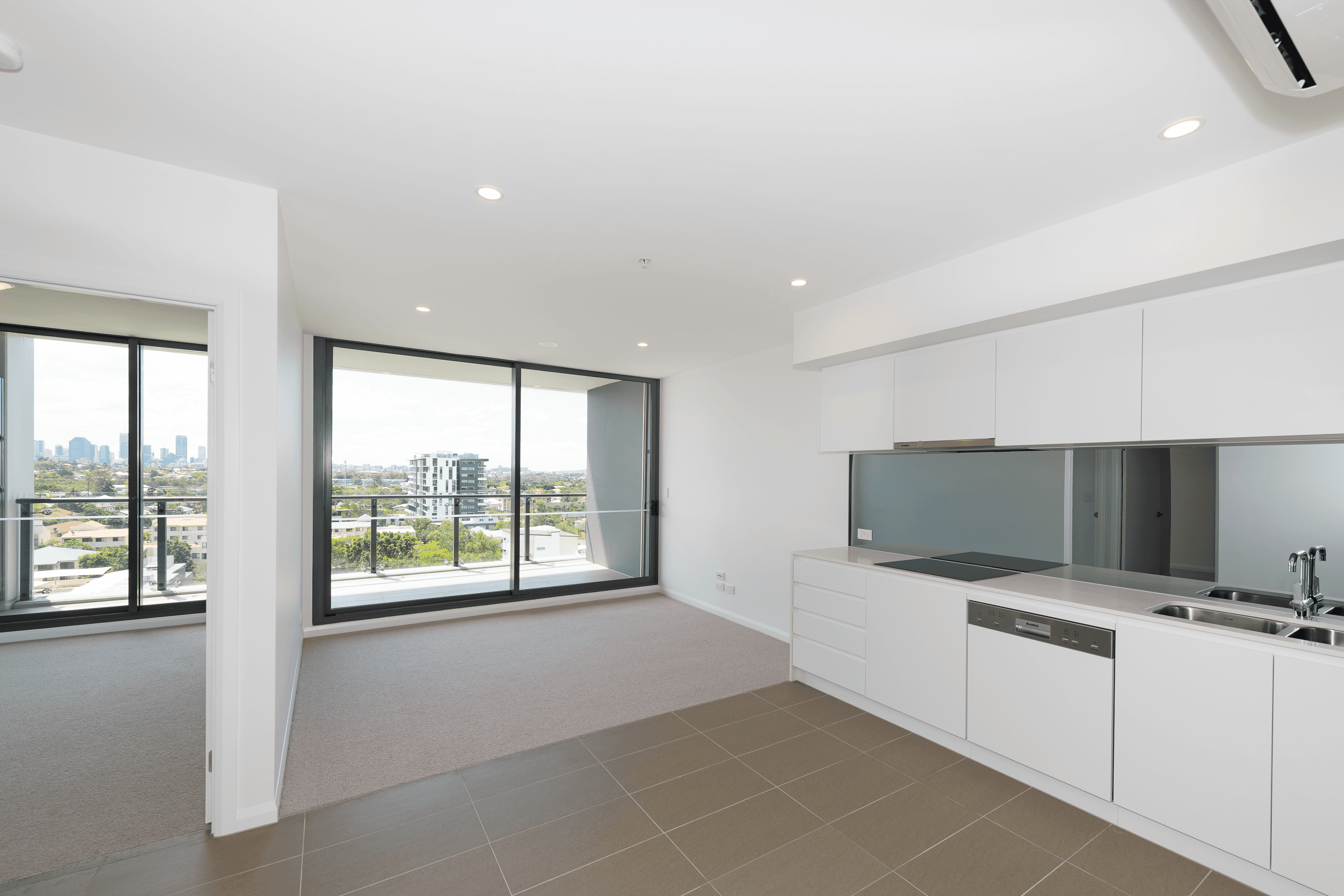 20704/300 Old Cleveland Rd, COORPAROO, QLD 4151