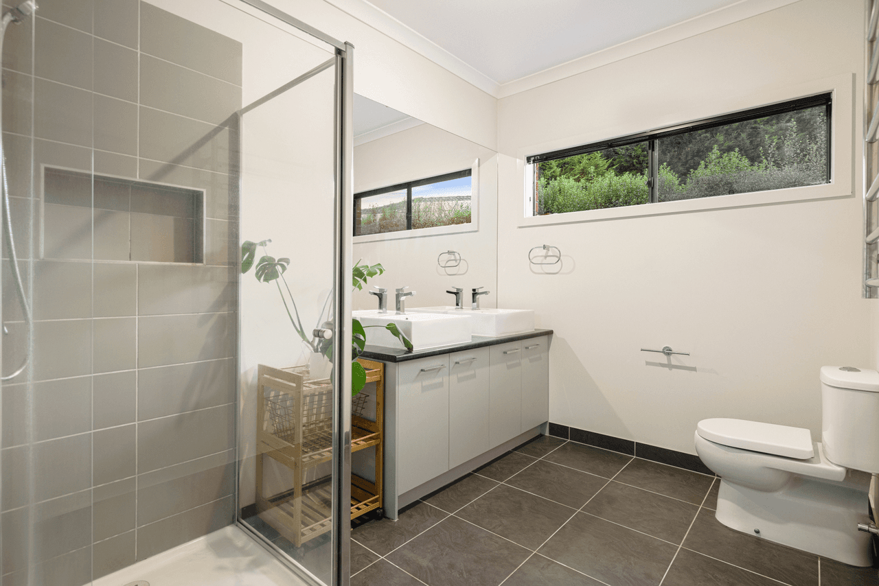 21 Lancelot Crescent, LANCEFIELD, VIC 3435