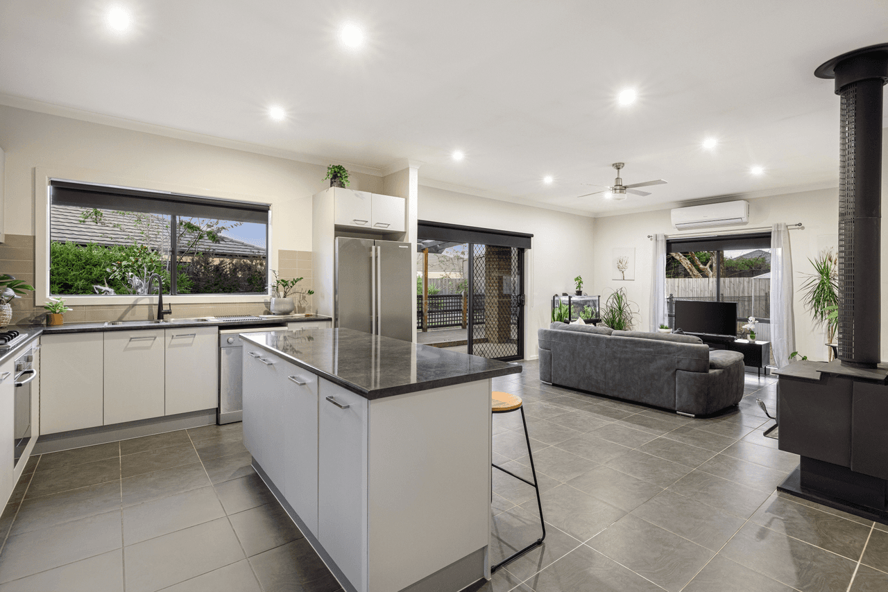 21 Lancelot Crescent, LANCEFIELD, VIC 3435