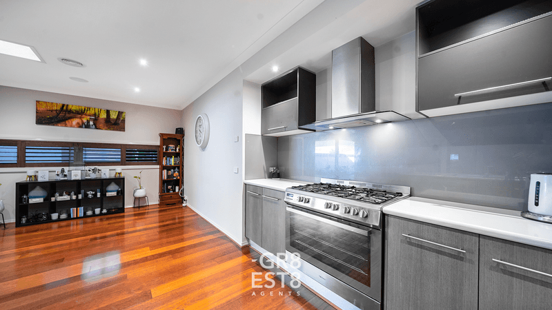 8 Kemsley Green, CRANBOURNE EAST, VIC 3977