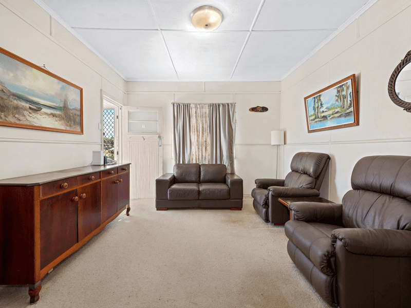 39 Pfingst Road, WAVELL HEIGHTS, QLD 4012