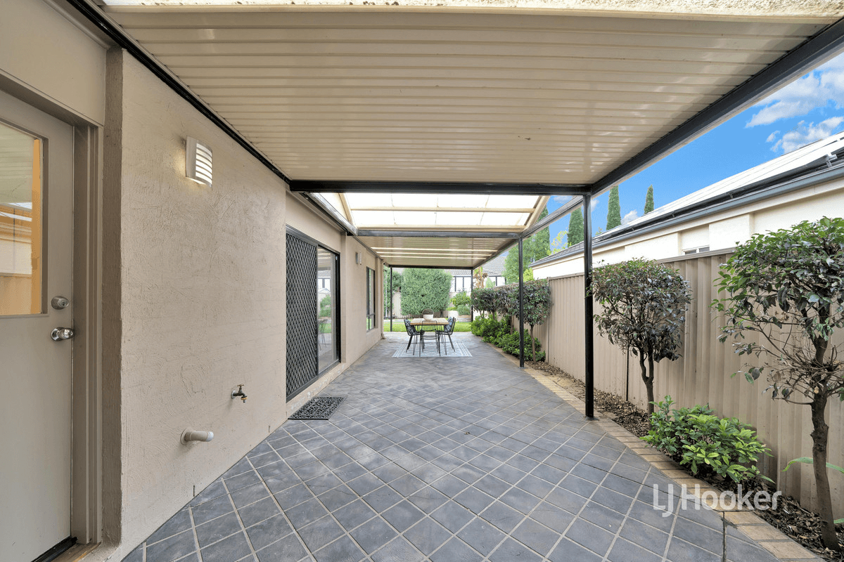 12 Messina Crescent, POINT COOK, VIC 3030