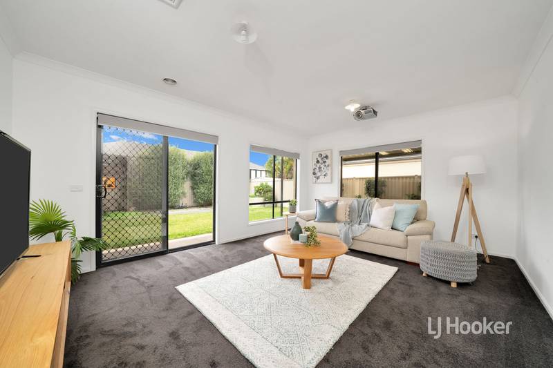 12 Messina Crescent, POINT COOK, VIC 3030