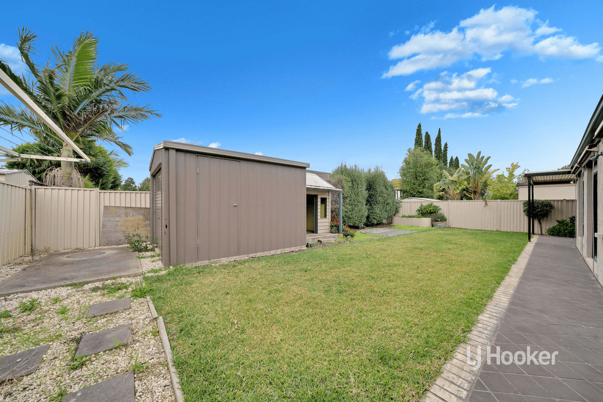 12 Messina Crescent, POINT COOK, VIC 3030