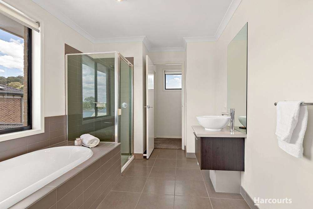 4 Kage Grove, MERNDA, VIC 3754