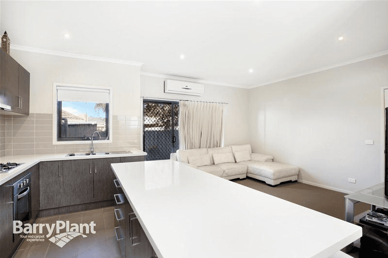 2/9 Goldlang Street, Dandenong, VIC 3175