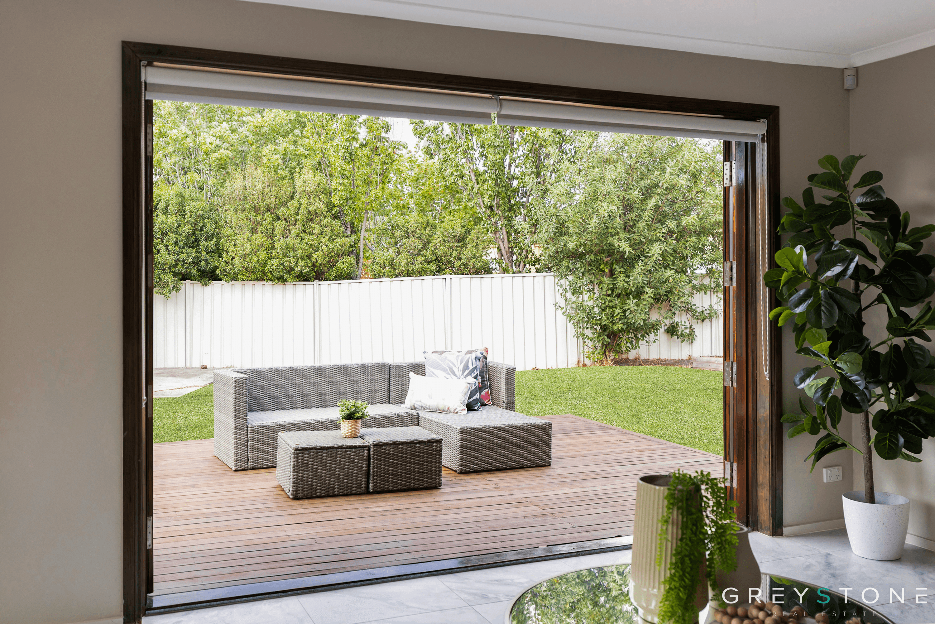 2 Moreton Close, CAROLINE SPRINGS, VIC 3023
