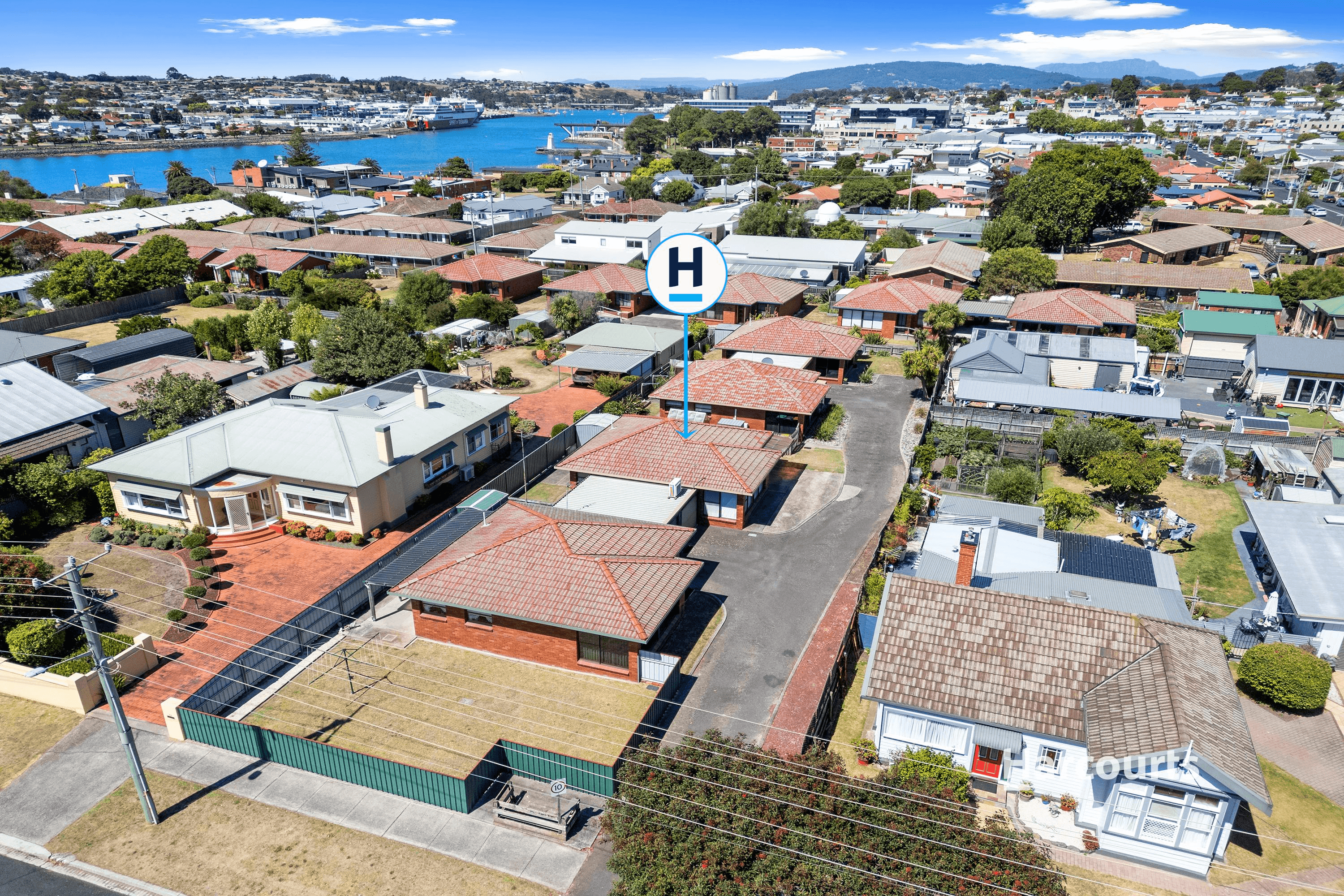 2/15 Nicholls Street, DEVONPORT, TAS 7310