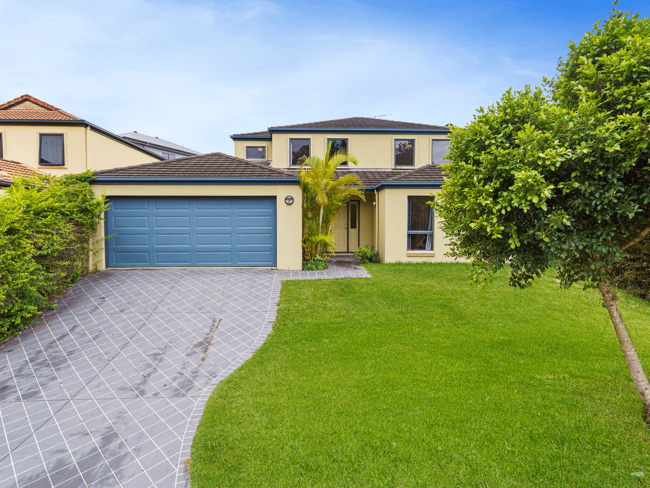 23 Estate Place, HOLLAND PARK WEST, QLD 4121