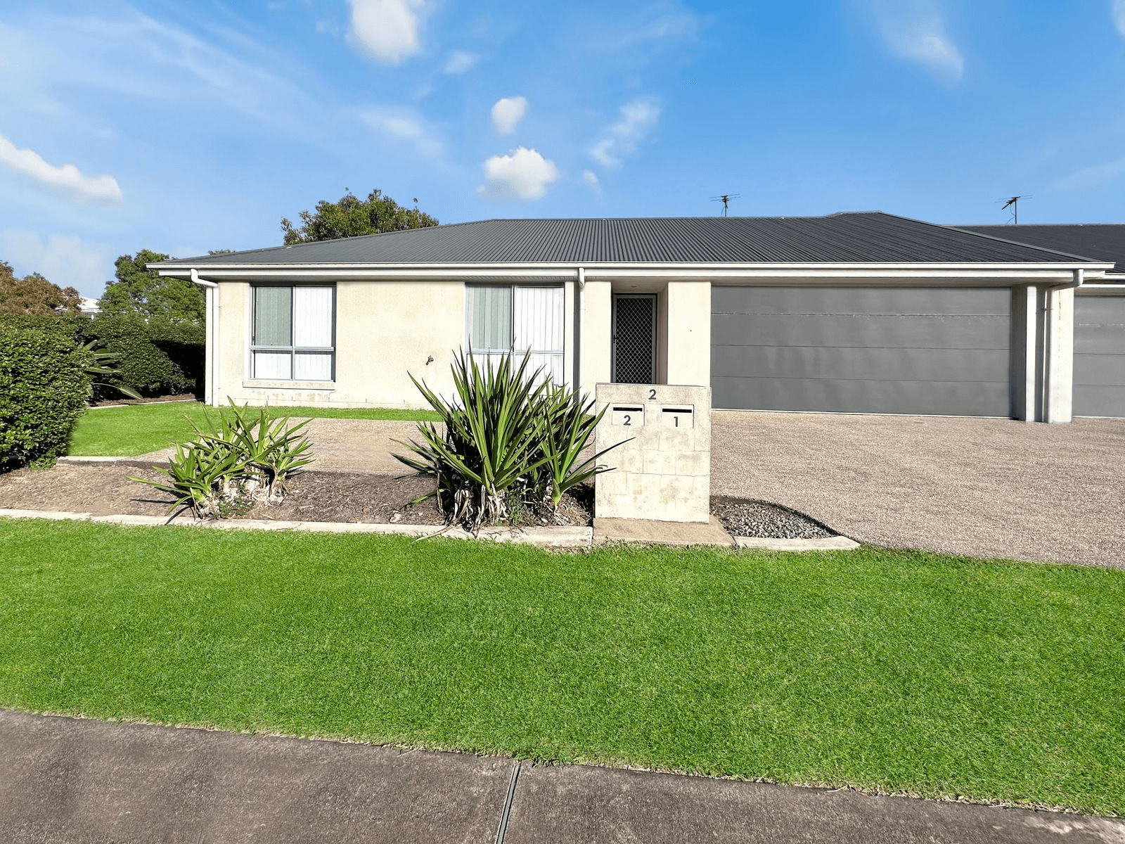 2/2 Michigan Way, ANDERGROVE, QLD 4740