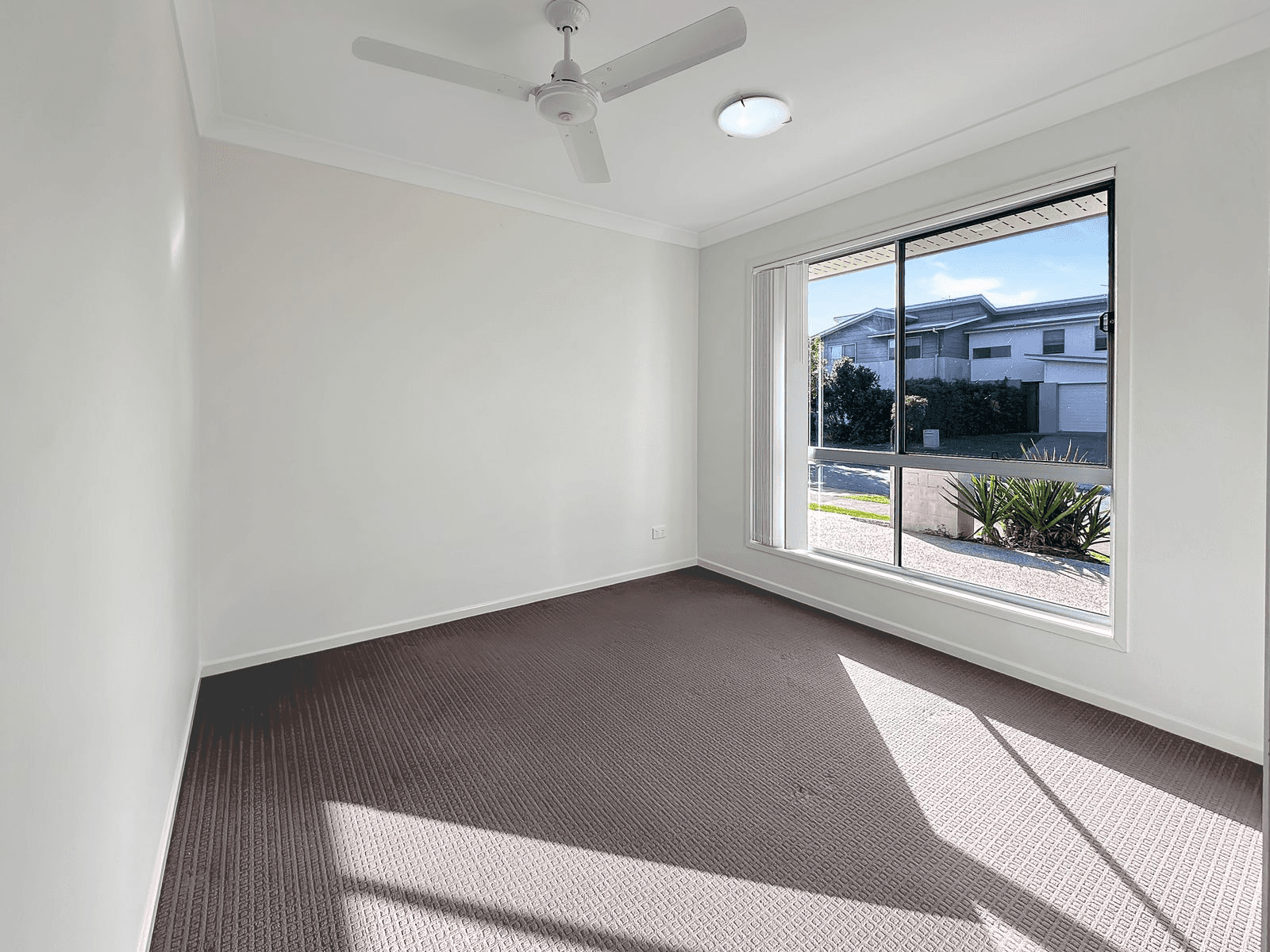 2/2 Michigan Way, ANDERGROVE, QLD 4740