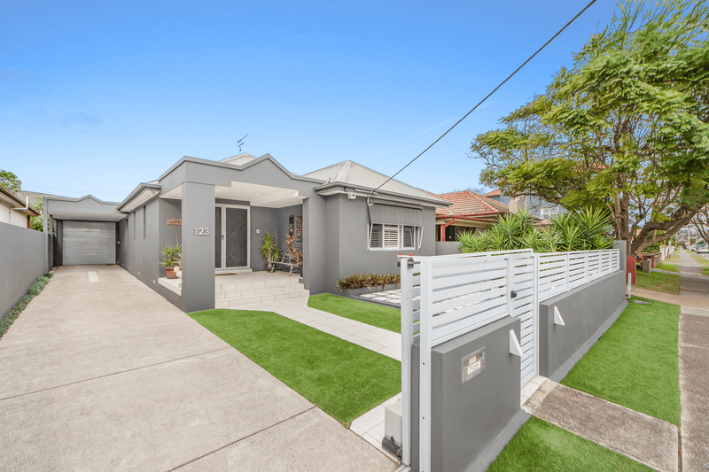 123 Lawson Street, Hamilton, NSW 2303