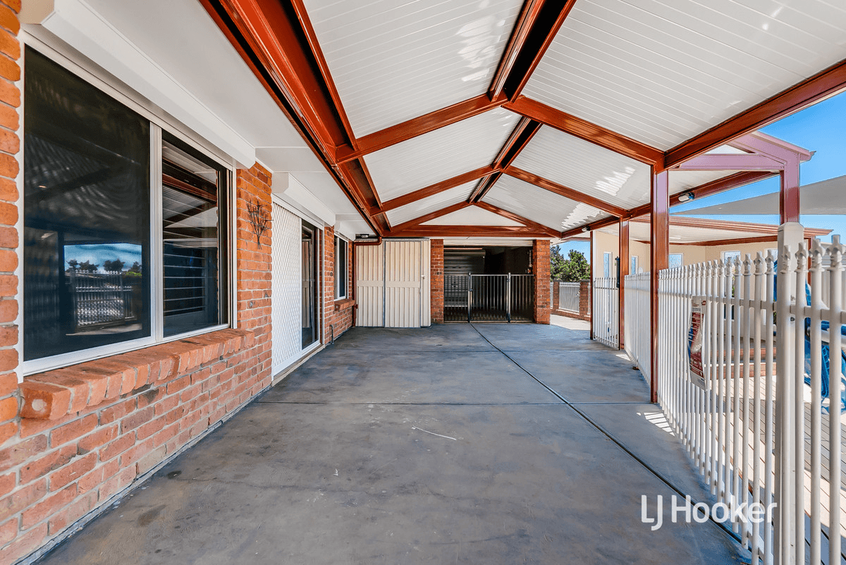 9 Mahogany Court, CRAIGMORE, SA 5114