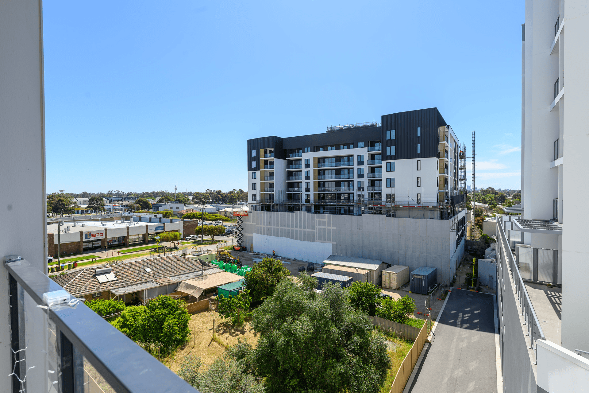 411/18 Cecil Avenue, Cannington, WA 6107