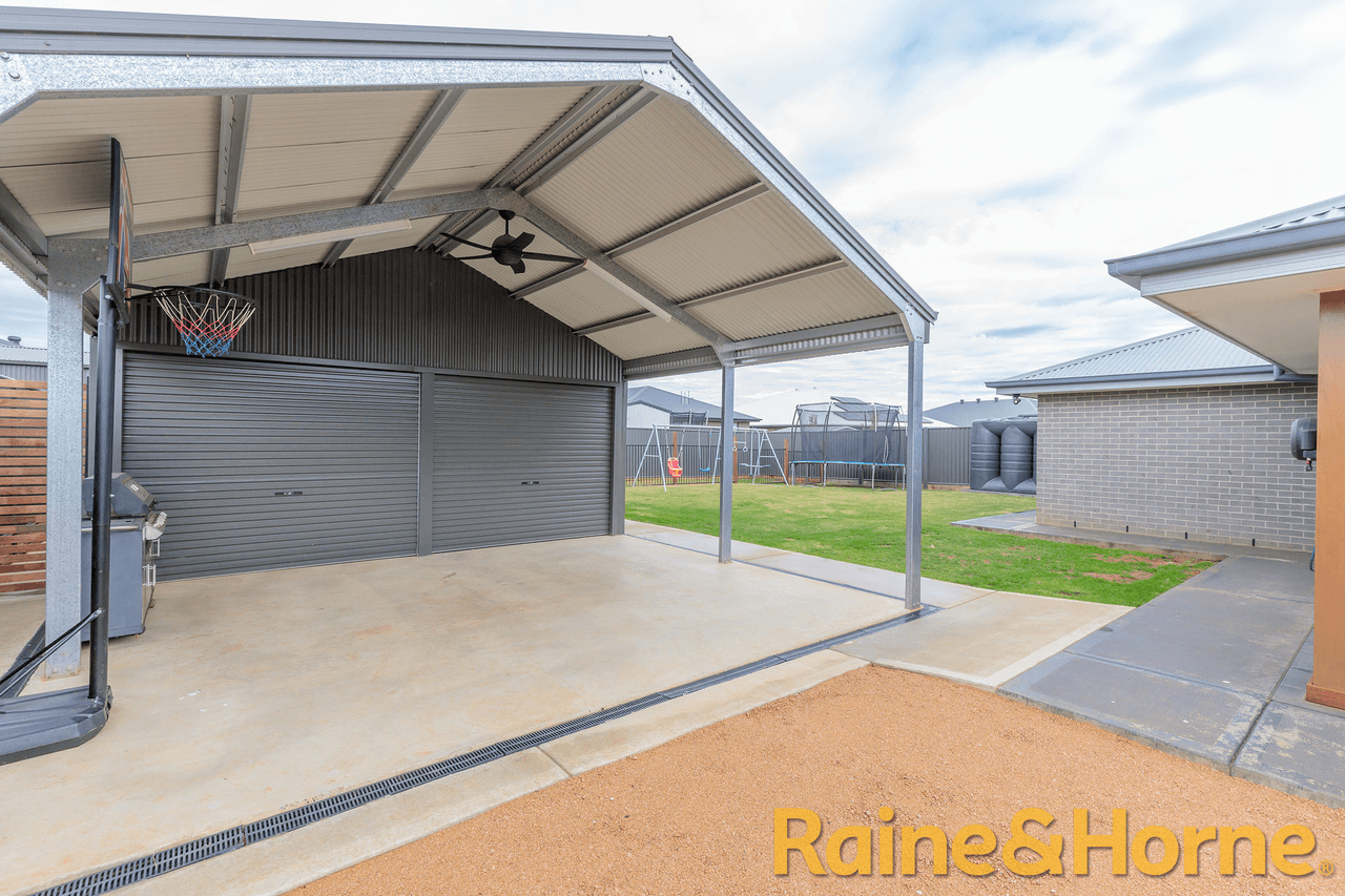 6 Waterway Crescent, DUBBO, NSW 2830