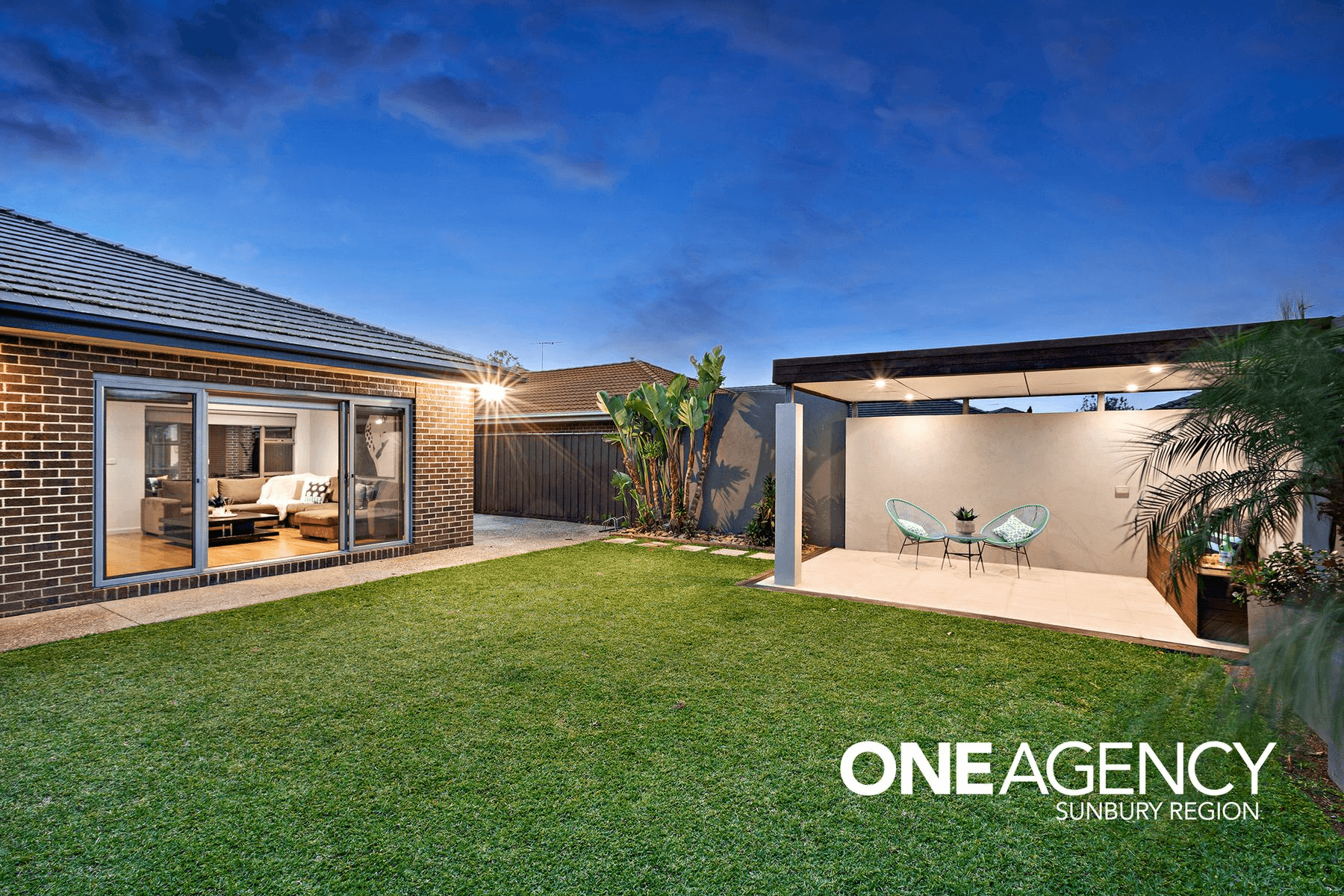 26 Cambridge Crescent, TAYLORS LAKES, VIC 3038