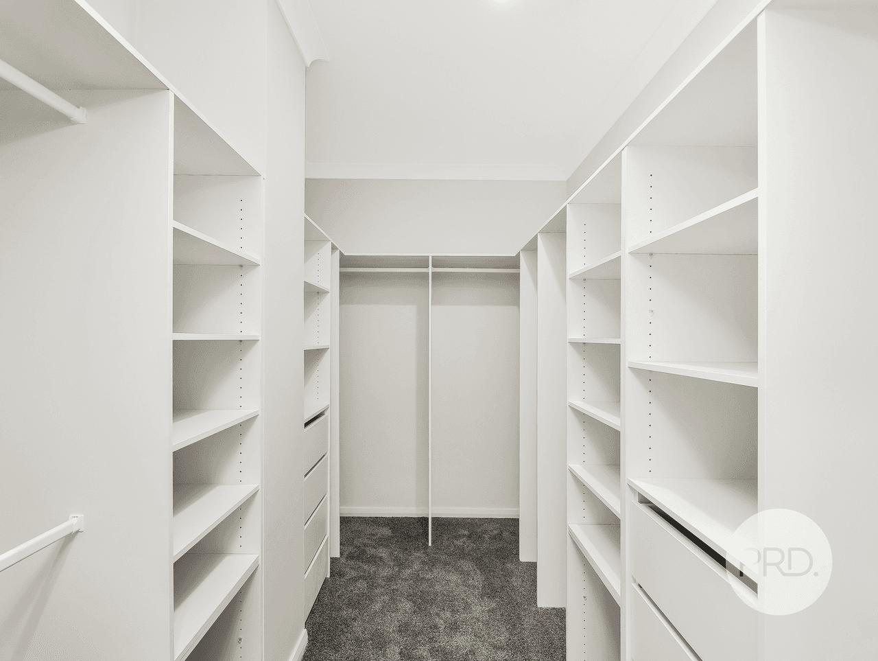 2 Dromedary Place, MACQUARIE LINKS, NSW 2565