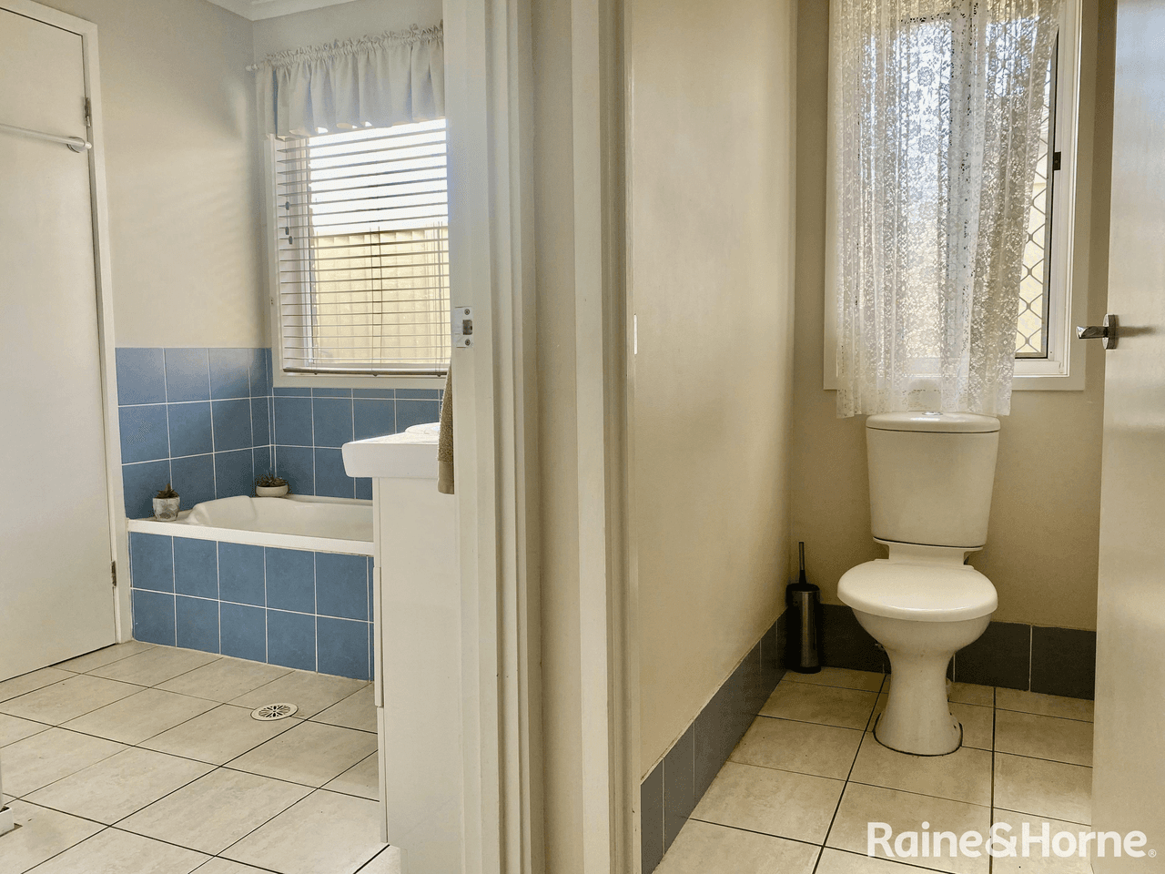 42 Broadwater Terrace, REDLAND BAY, QLD 4165