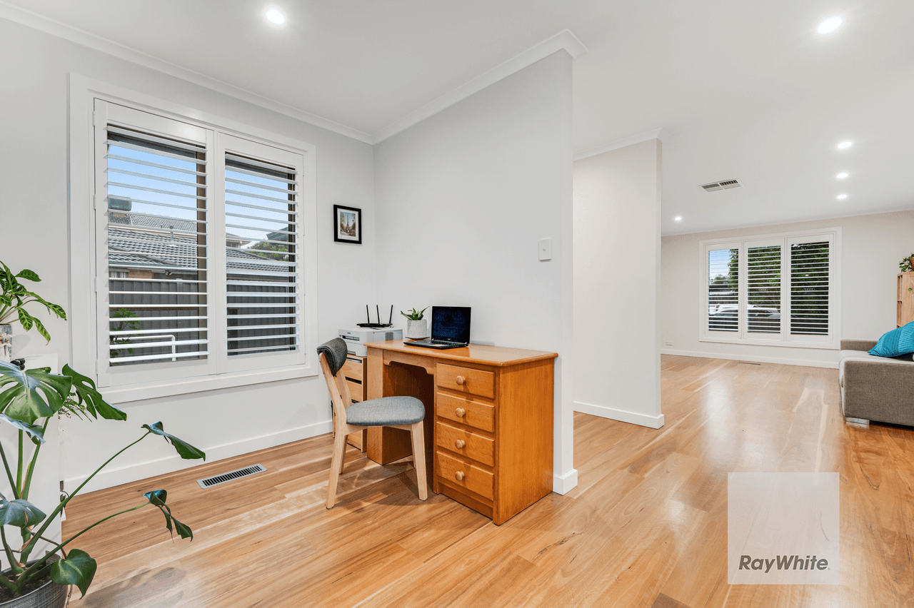 16 Katrina Drive, GLADSTONE PARK, VIC 3043