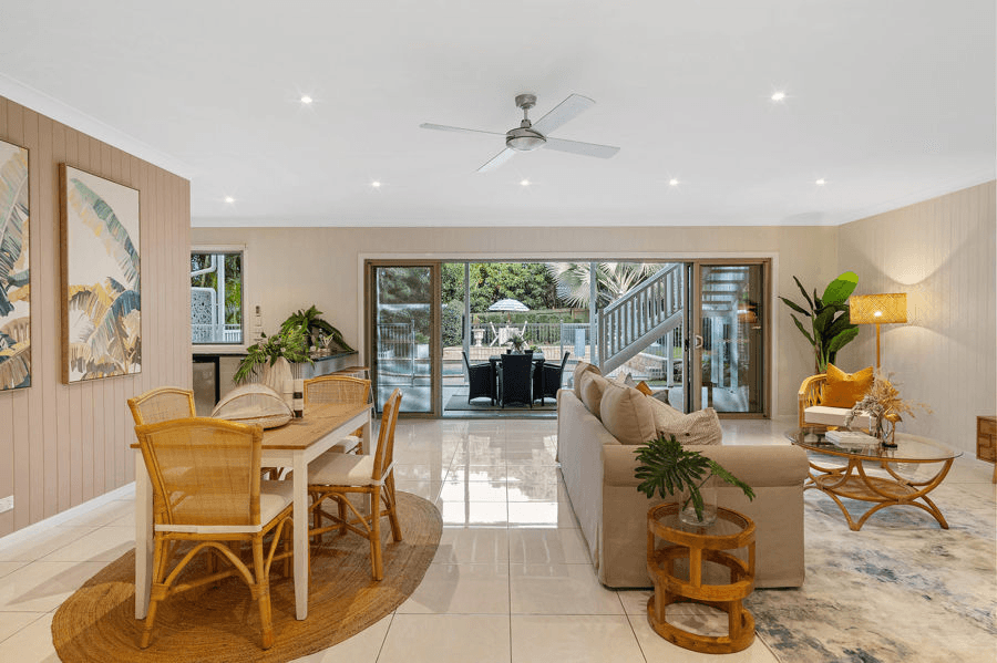 17  Burlington Street, HOLLAND PARK, QLD 4121