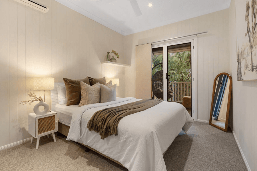 17  Burlington Street, HOLLAND PARK, QLD 4121