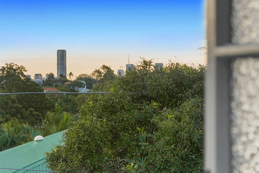 17  Burlington Street, HOLLAND PARK, QLD 4121