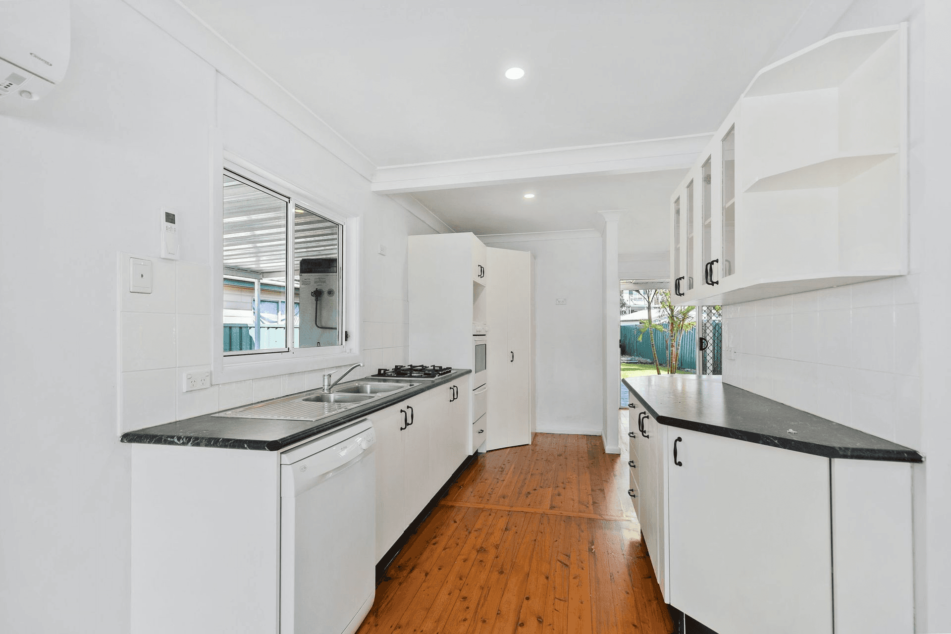 290 Lakedge Avenue, Berkeley Vale, NSW 2261