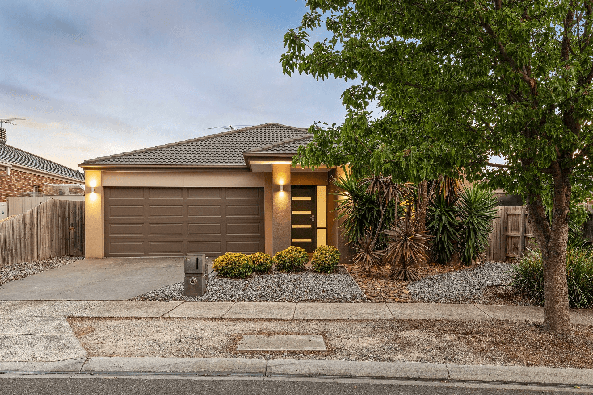 27 Synergy Court, Taylors Hill, VIC 3037