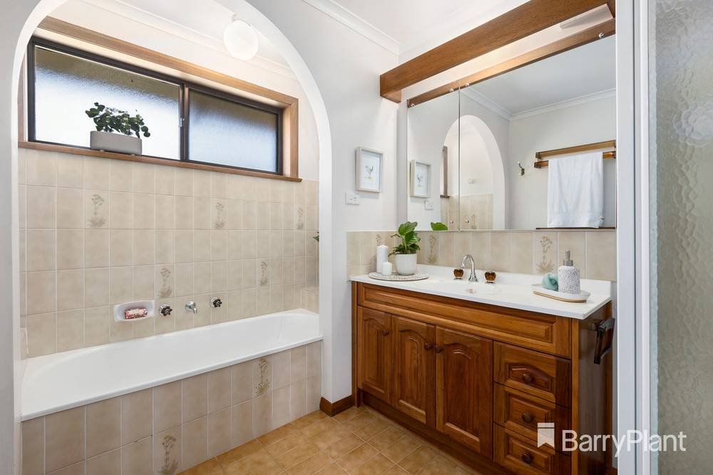 3 Craig Hill Drive, Wheelers Hill, VIC 3150