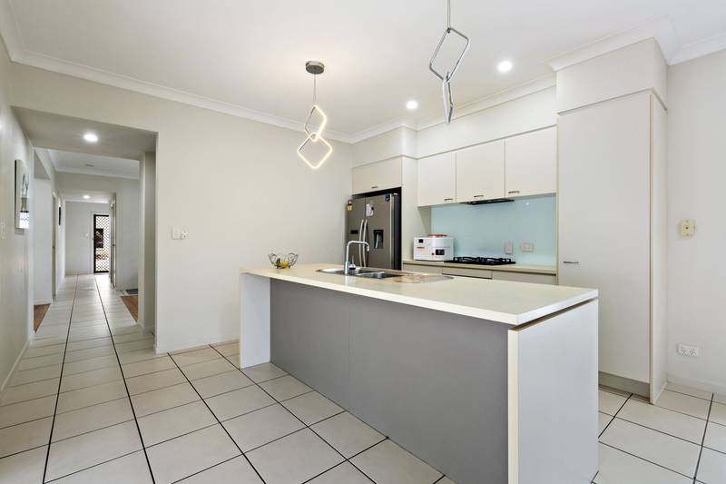 7 Surrey Close, BALD HILLS, QLD 4036