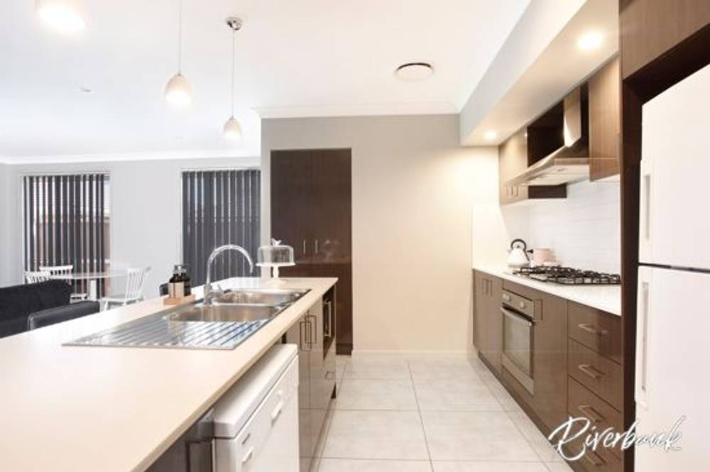 3 Hitchens Street, MIDDLETON GRANGE, NSW 2171