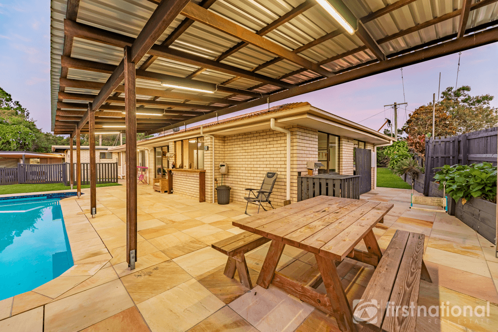 2 Harry Place, BEERWAH, QLD 4519