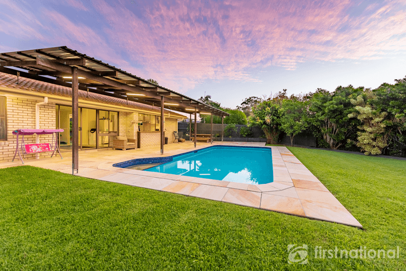 2 Harry Place, BEERWAH, QLD 4519