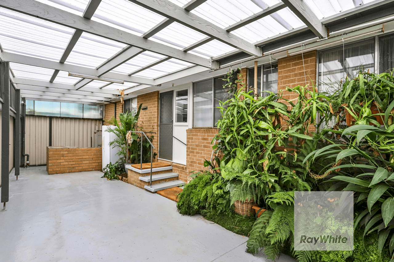 4 Duggan Place, GLADSTONE PARK, VIC 3043