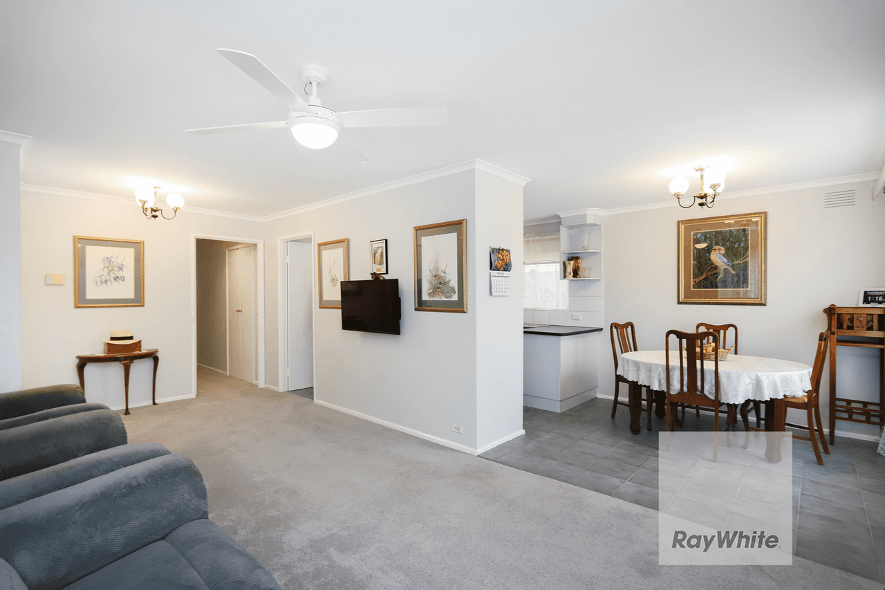 4 Duggan Place, GLADSTONE PARK, VIC 3043