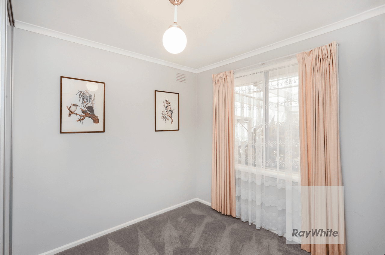 4 Duggan Place, GLADSTONE PARK, VIC 3043