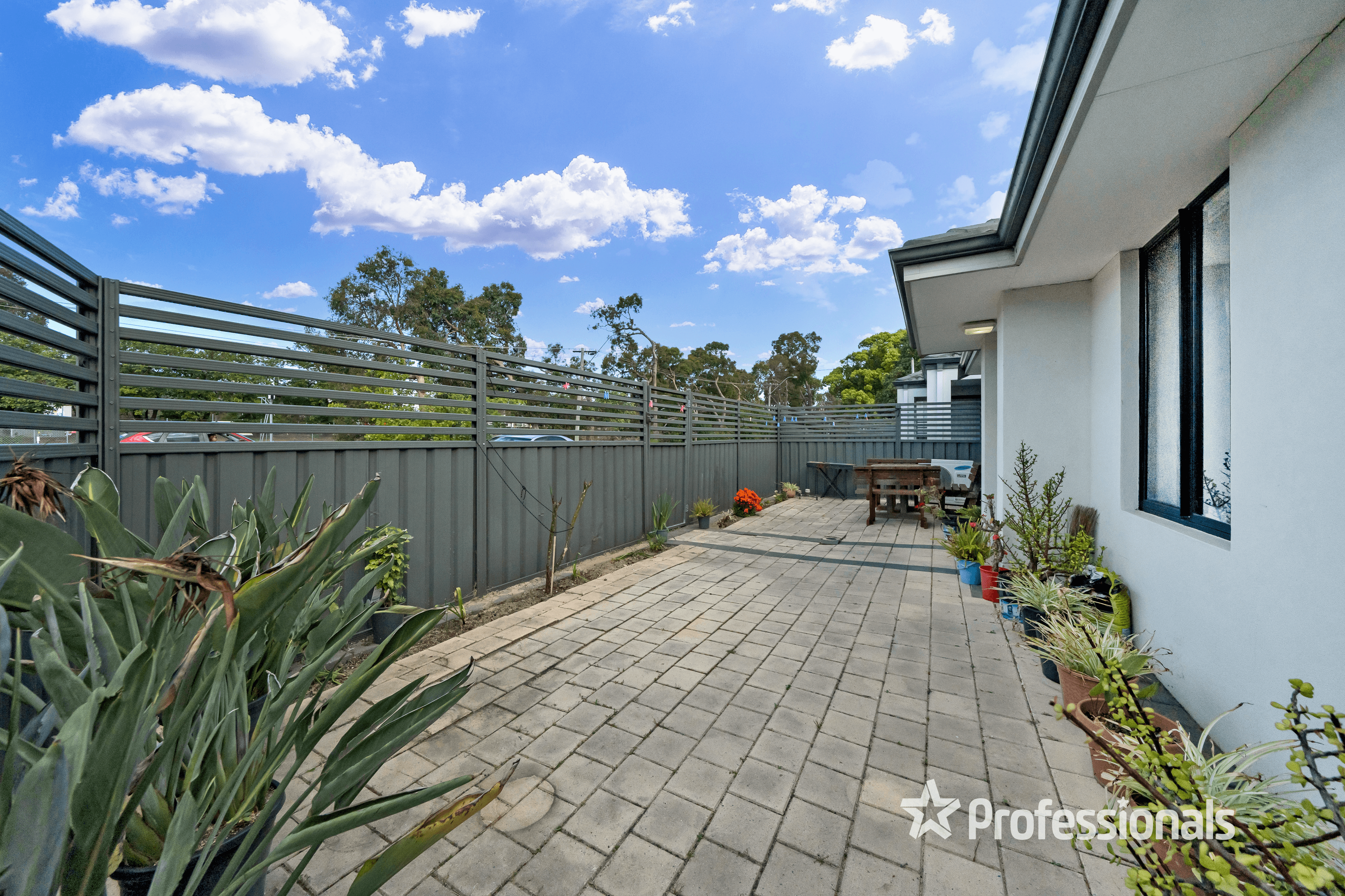 4 Westfield Road, KELMSCOTT, WA 6111