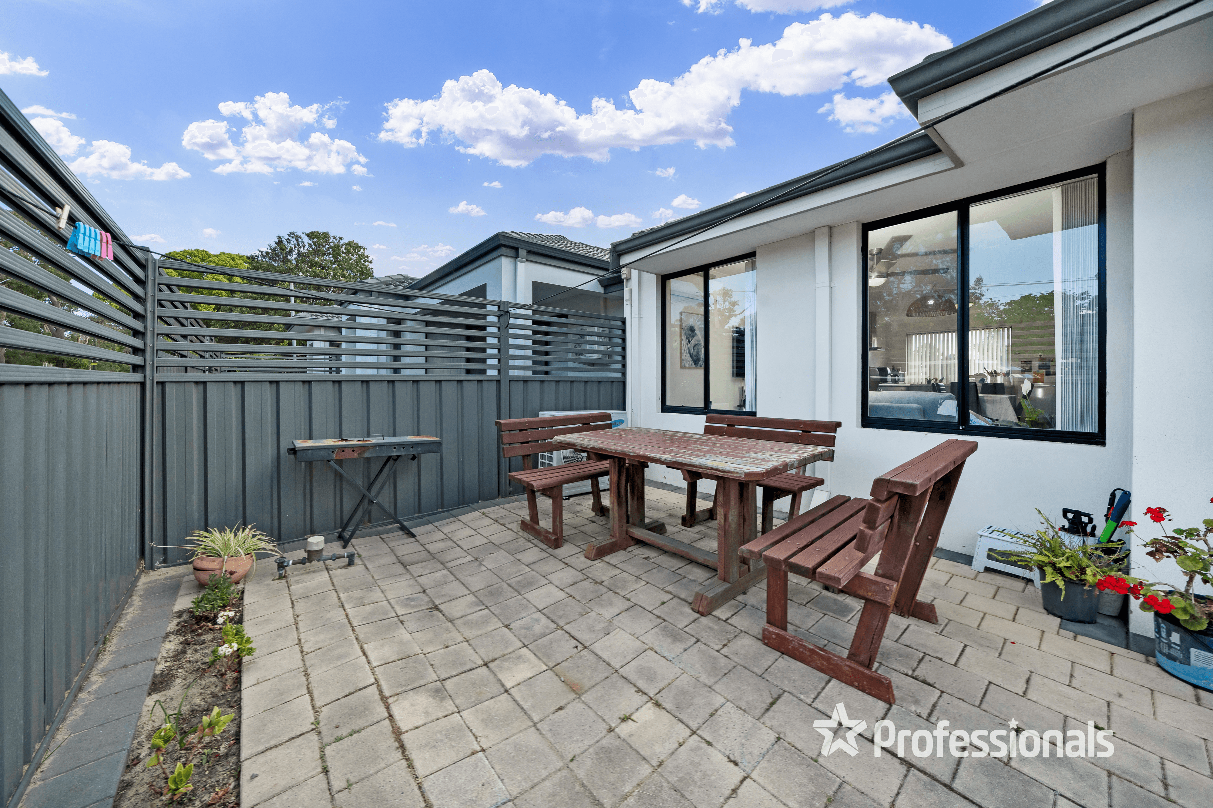 4 Westfield Road, KELMSCOTT, WA 6111