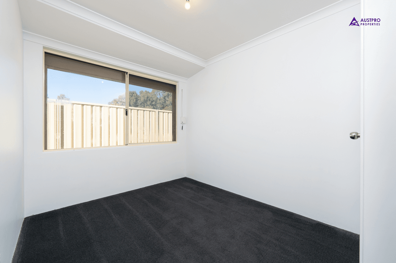 14 Kemi Cl, Kenwick, WA 6107