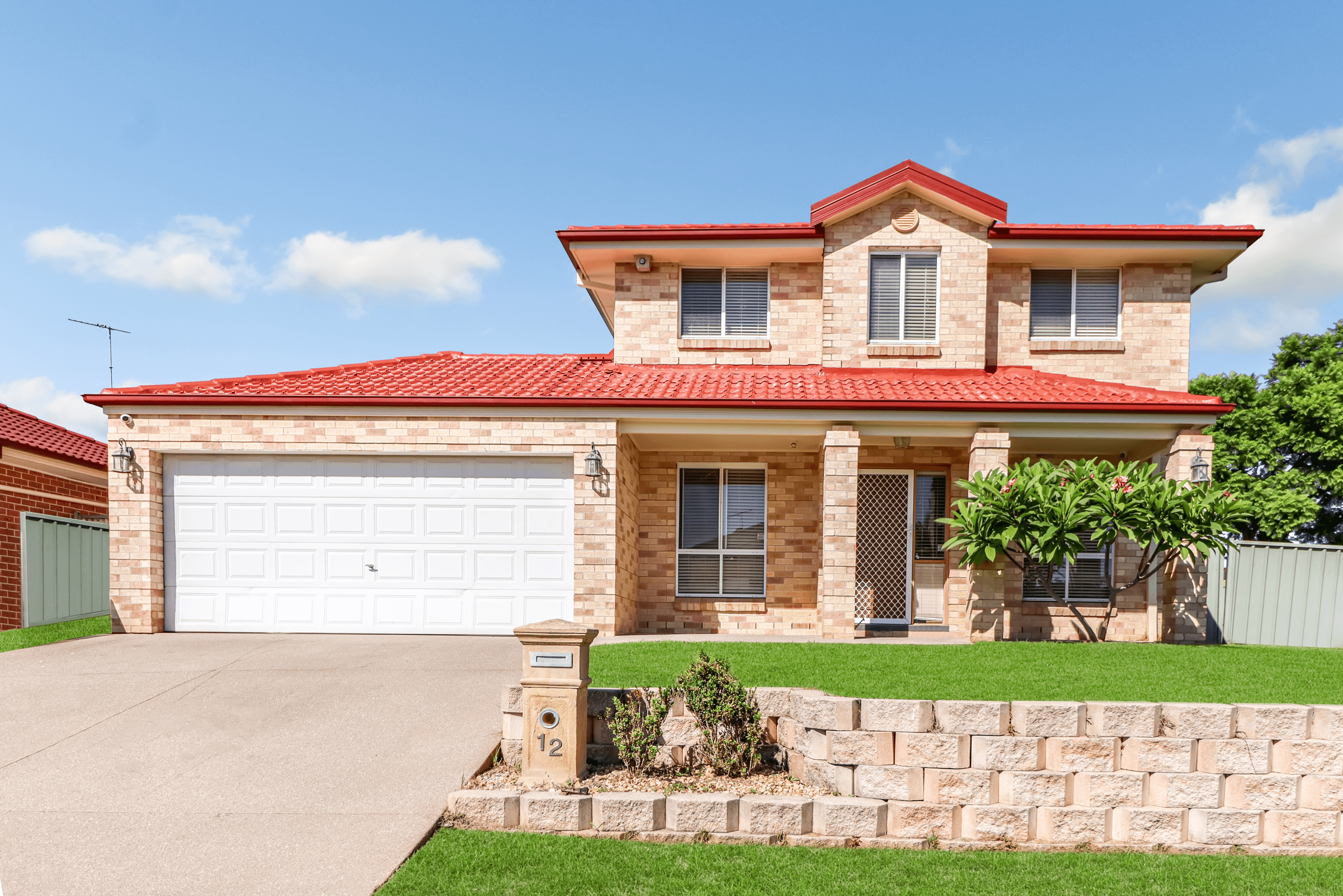 12 Waringa Crescent, GLENMORE PARK, NSW 2745