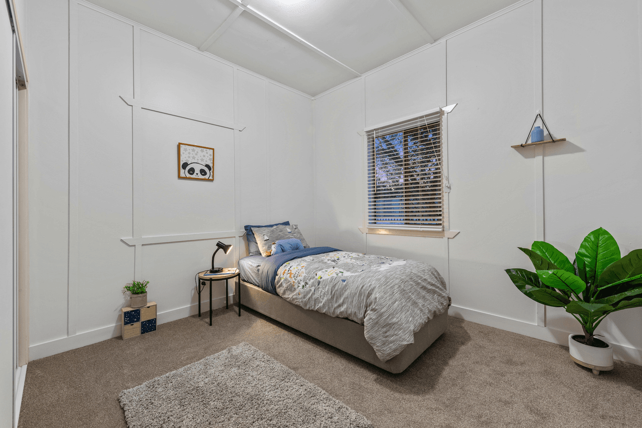 12 Patterson Street, PETRIE, QLD 4502