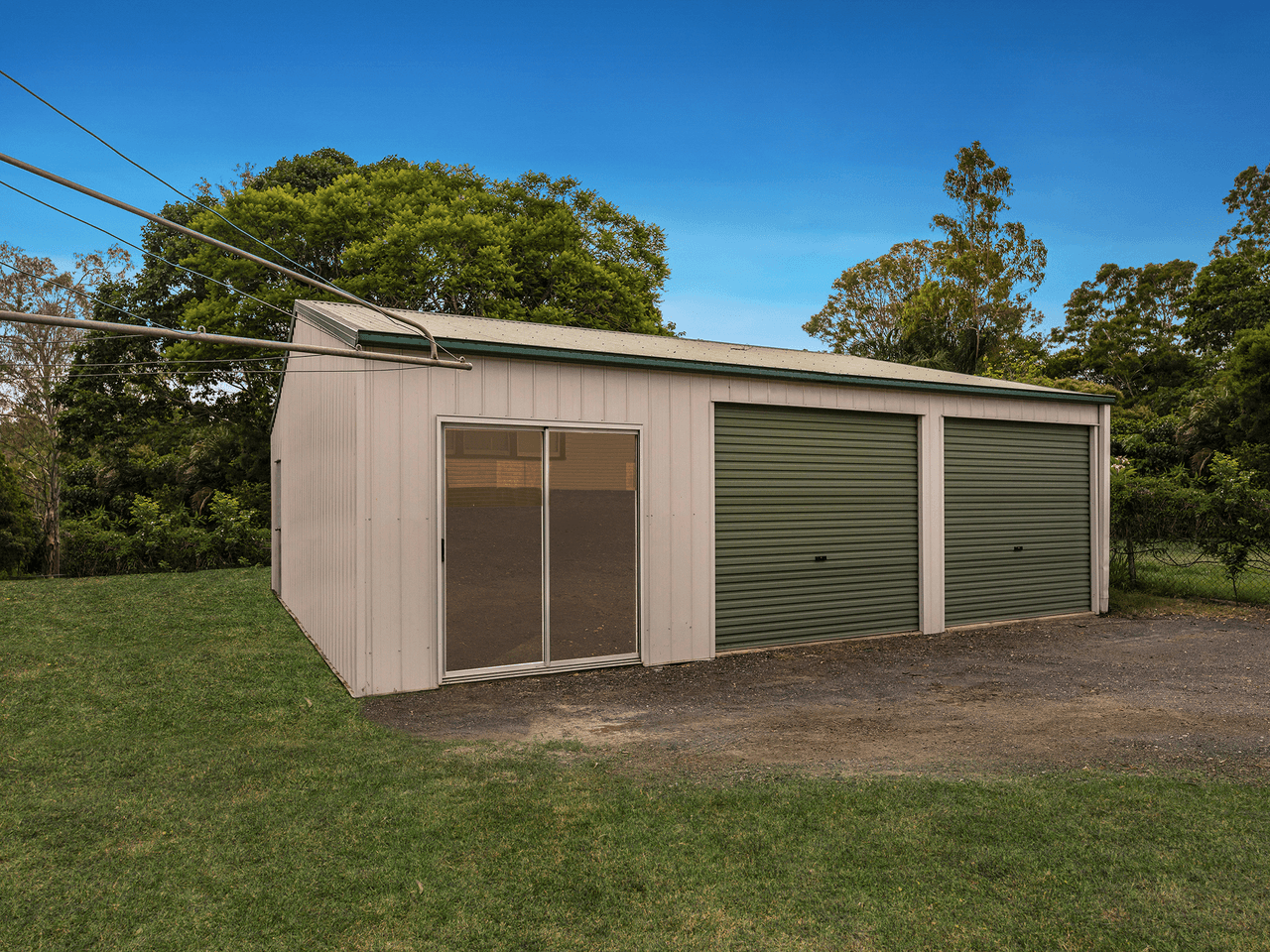 25 Sydney Street, BRASSALL, QLD 4305