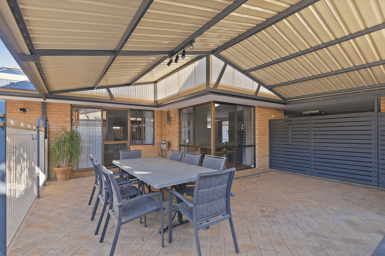 40 Pioneer Drive, THORNLIE, WA 6108