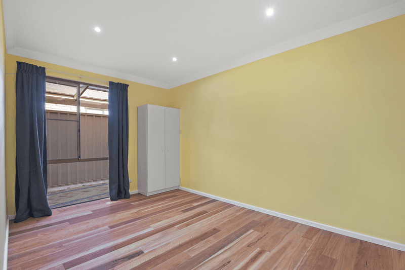 40 Pioneer Drive, THORNLIE, WA 6108