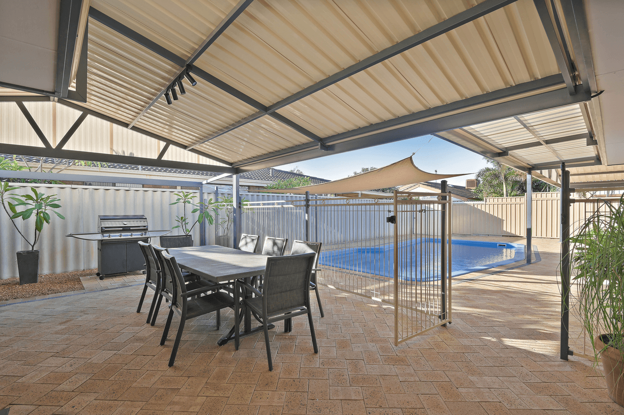 40 Pioneer Drive, THORNLIE, WA 6108