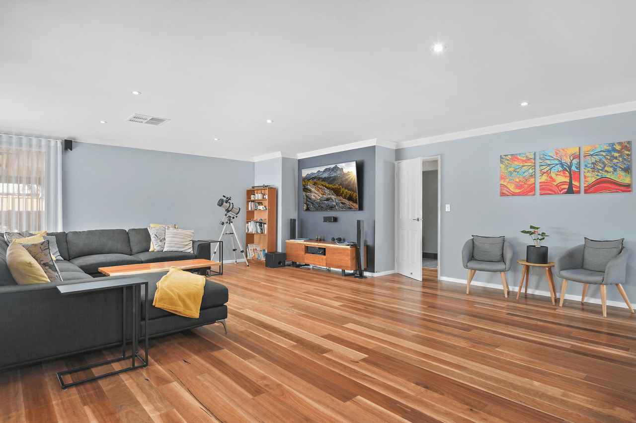 40 Pioneer Drive, THORNLIE, WA 6108