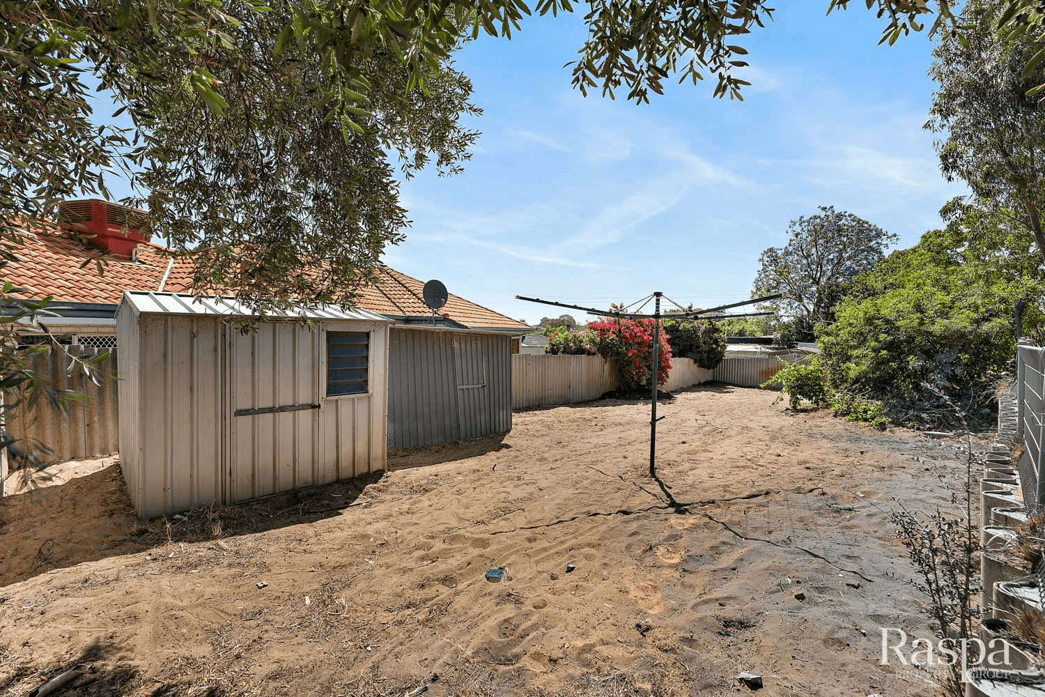 15 Pausin Crescent, Bibra Lake, WA 6163