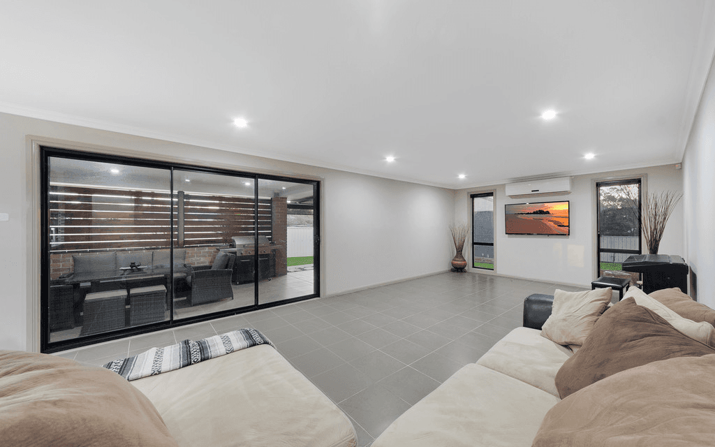 11 Remembrance Driveway, YANDERRA, NSW 2574